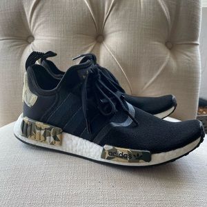 Adidas NMD_R1 SHOES Black/Camo